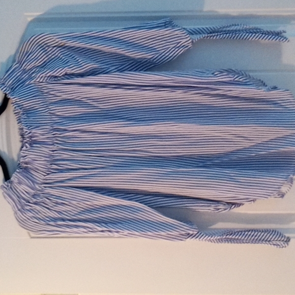 Too small - Picture 1 of 1